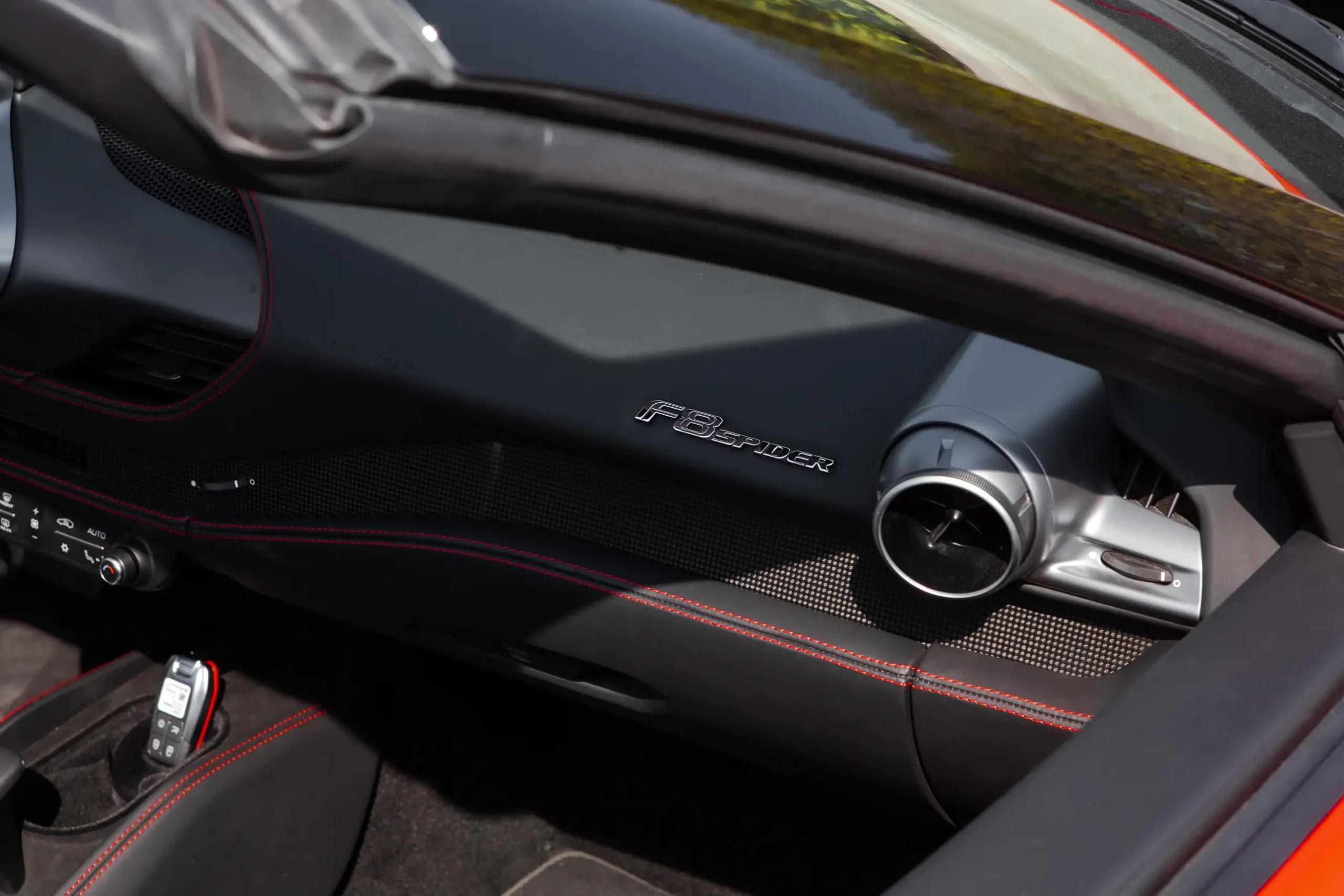 
								Ferrari F8 Spider Red full									