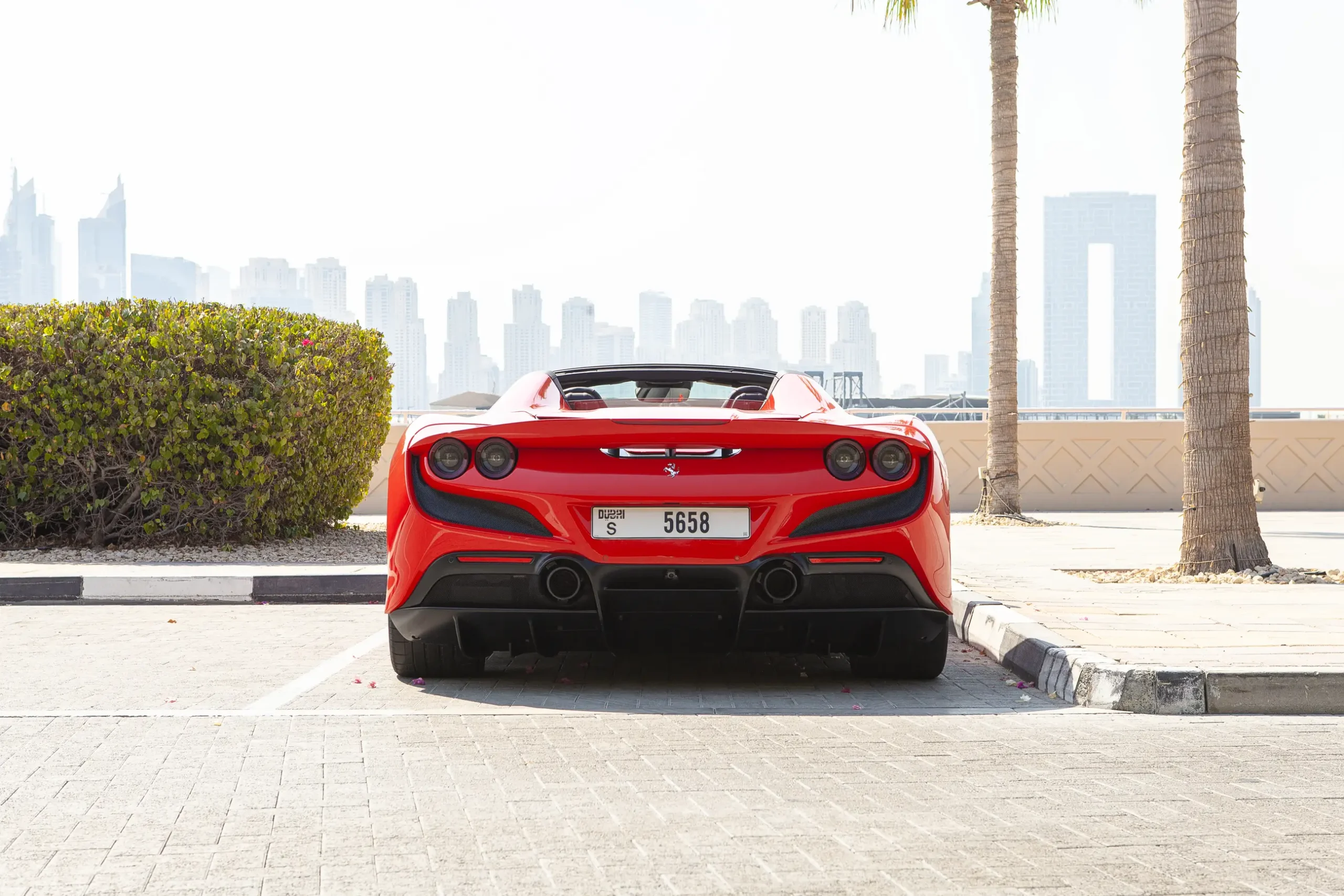 
								Ferrari F8 Spider Red full									