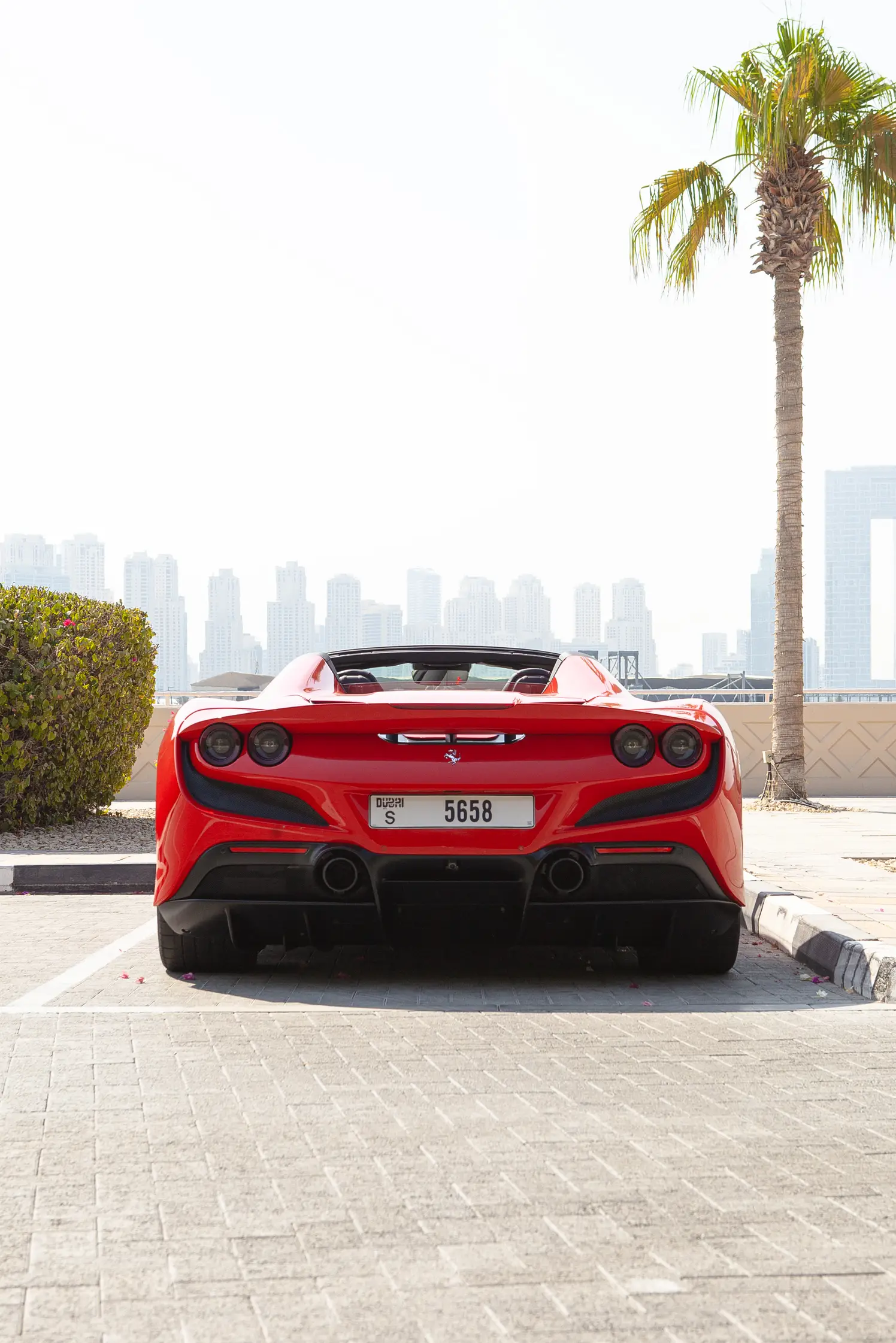 
								Ferrari F8 Spider Red full									