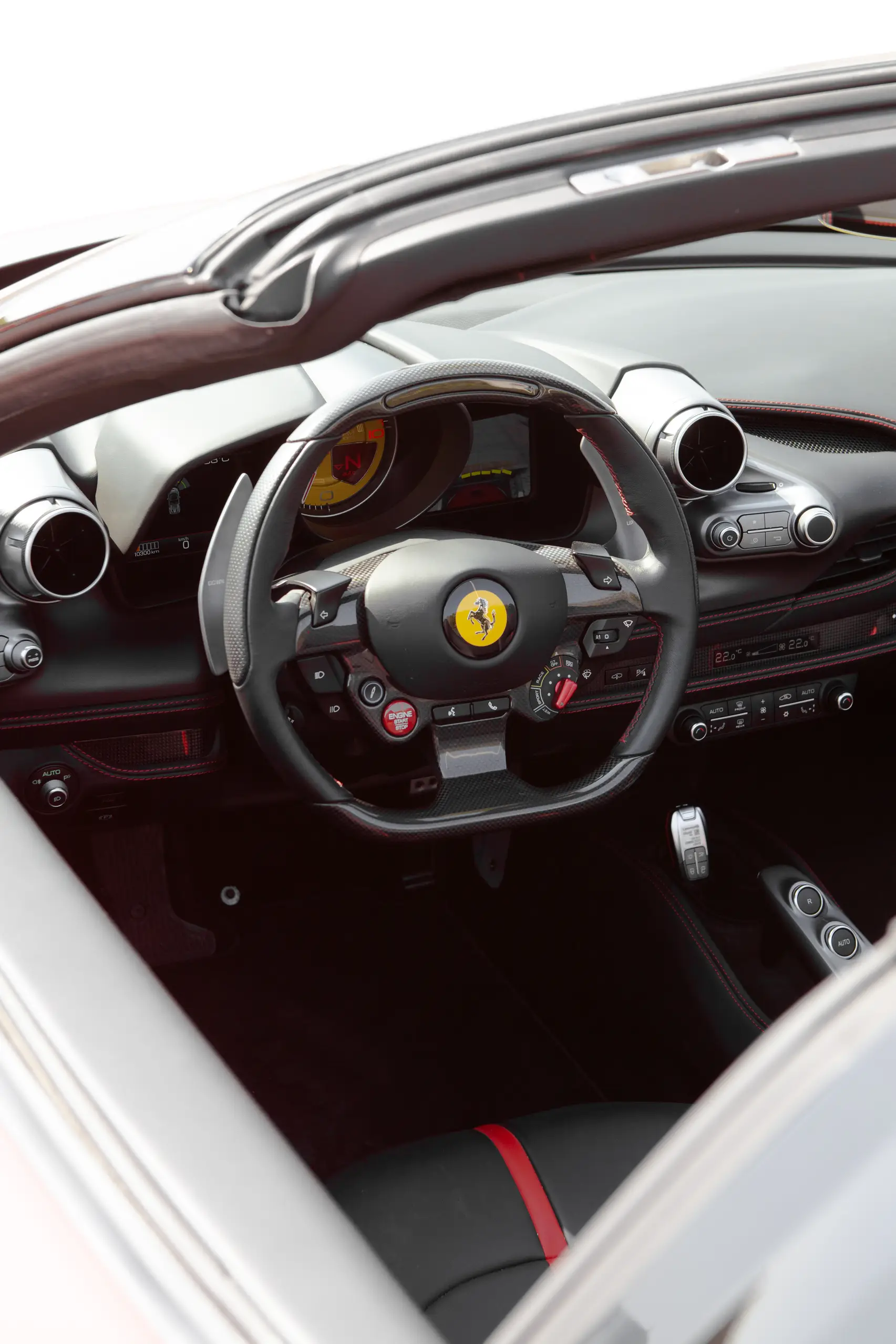 
								Ferrari F8 Spider Red full									