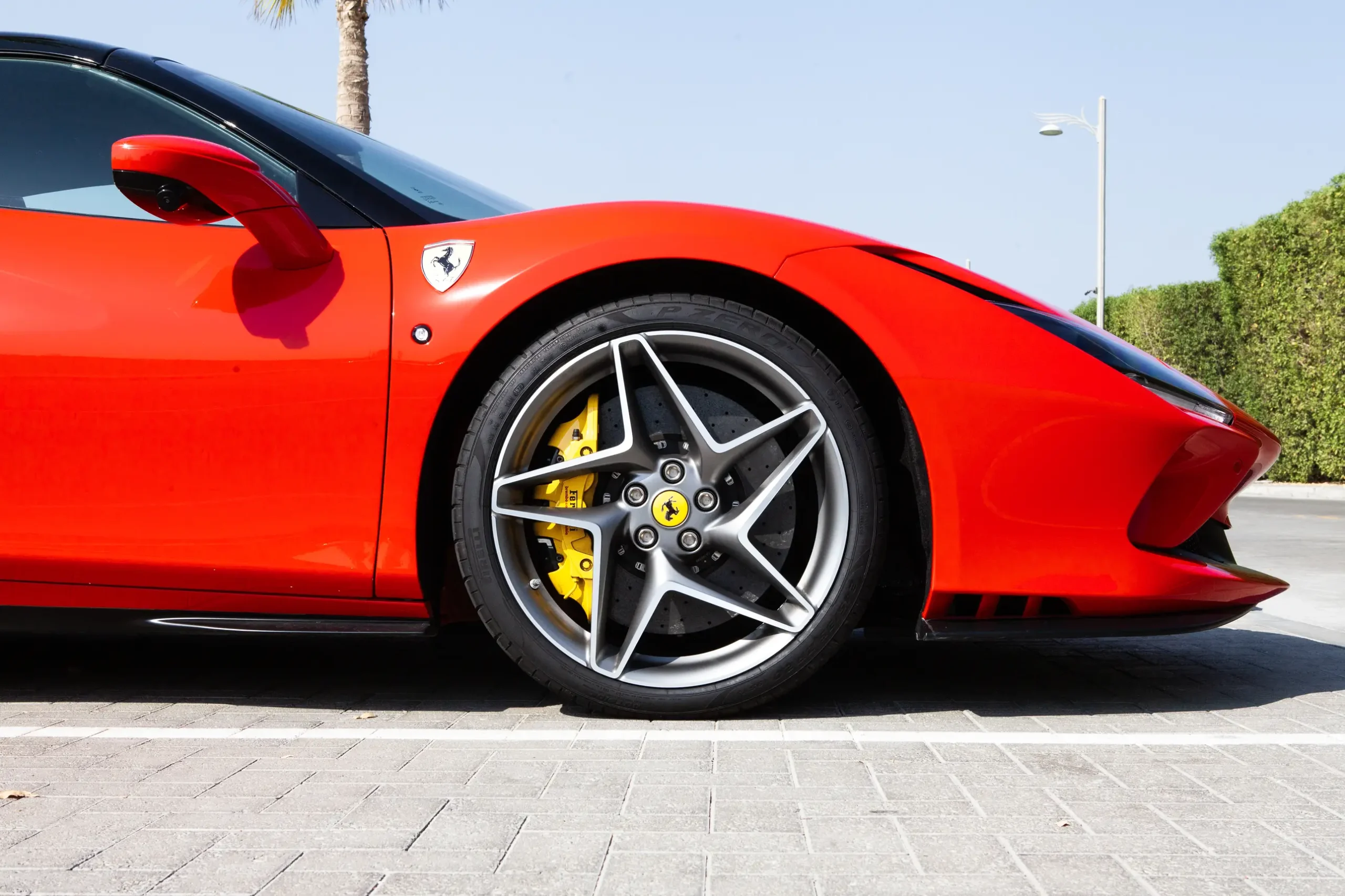 
								Ferrari F8 Spider Red full									