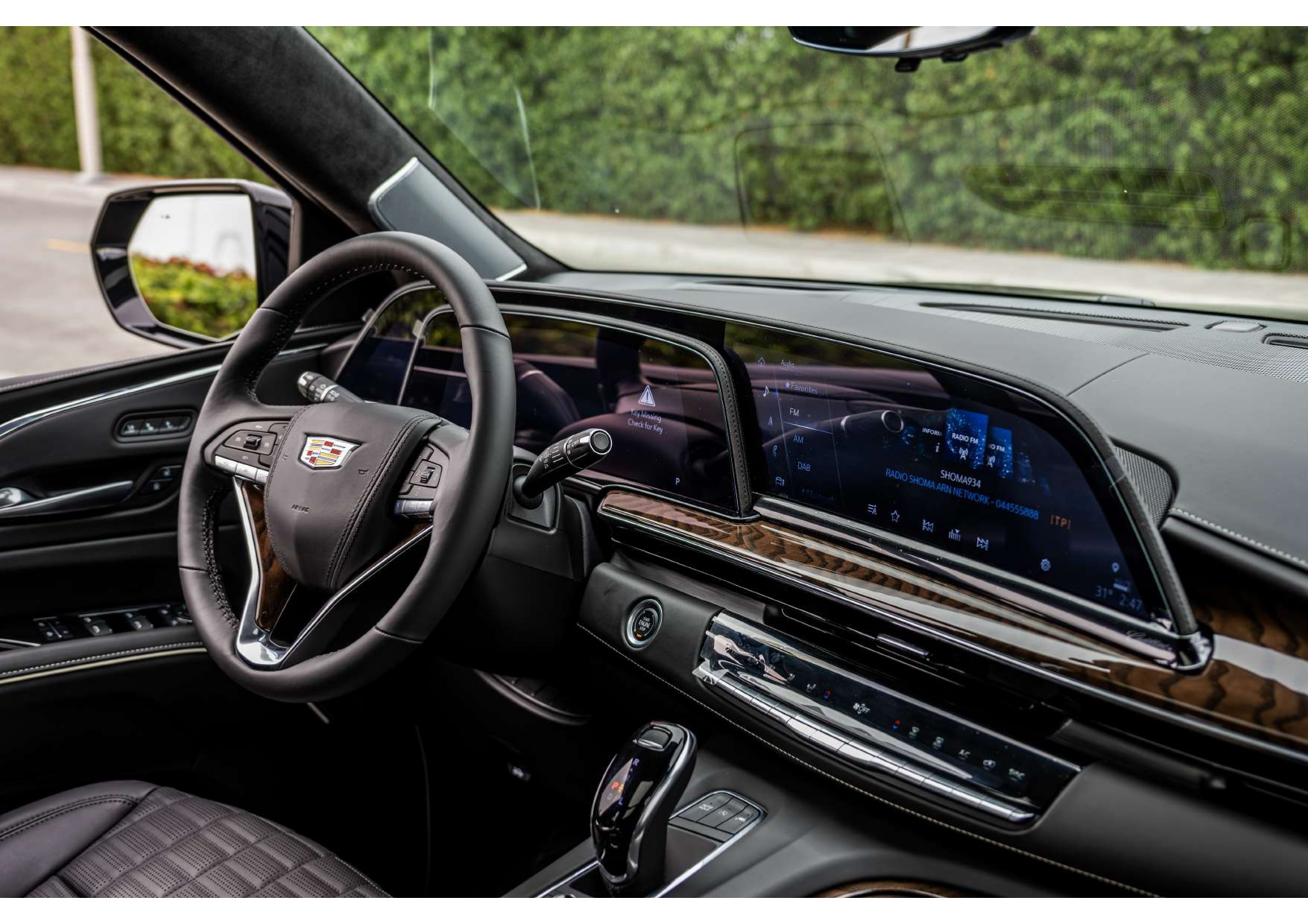 
								Cadillac Escalade full									
