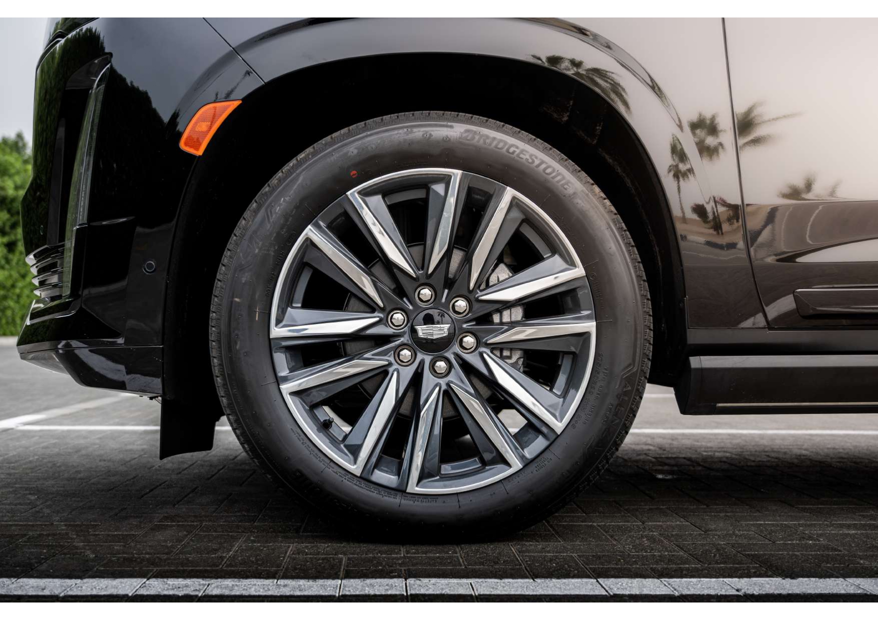
								Cadillac Escalade full									