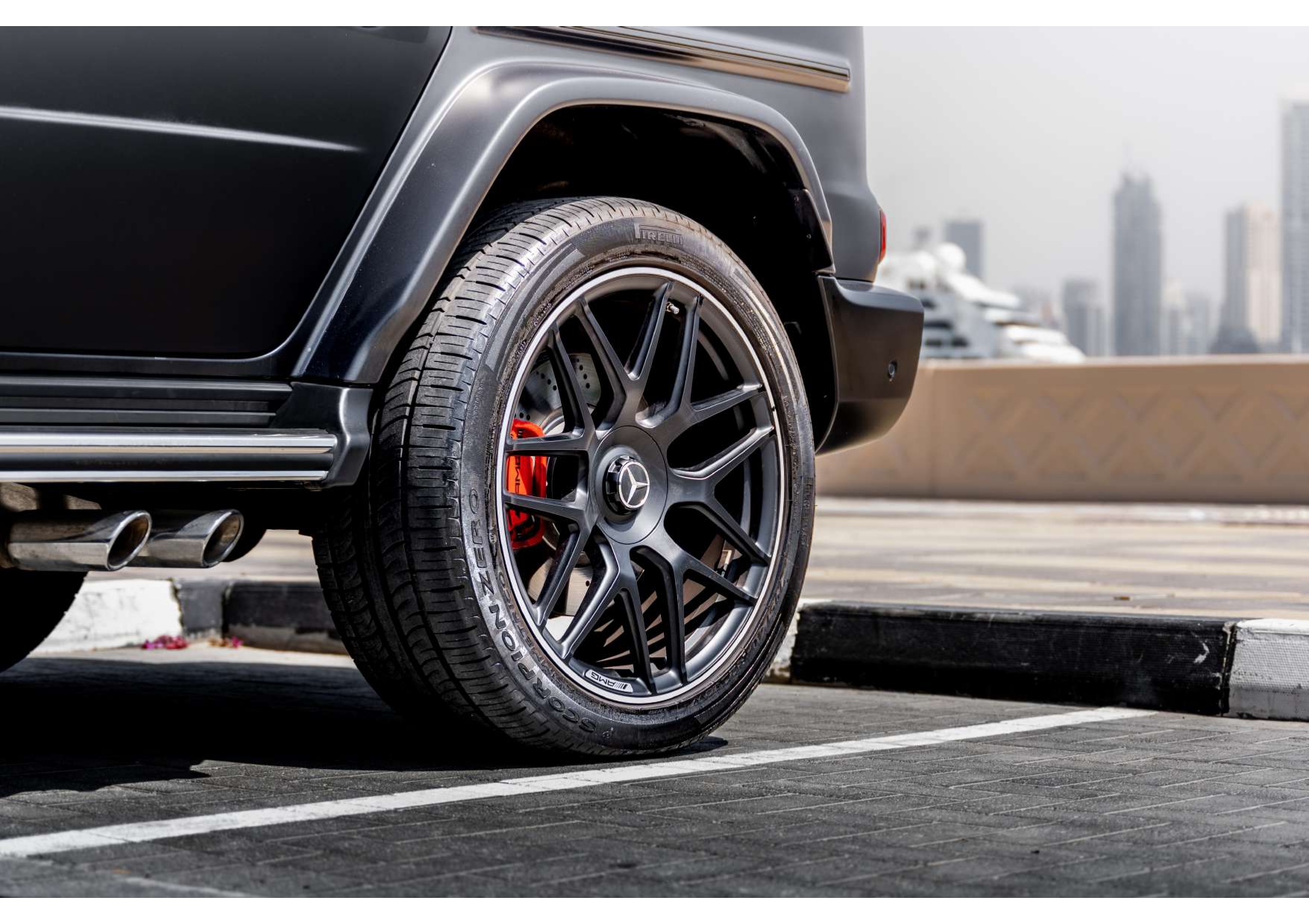 
								Mercedes G63 Matte Black full									