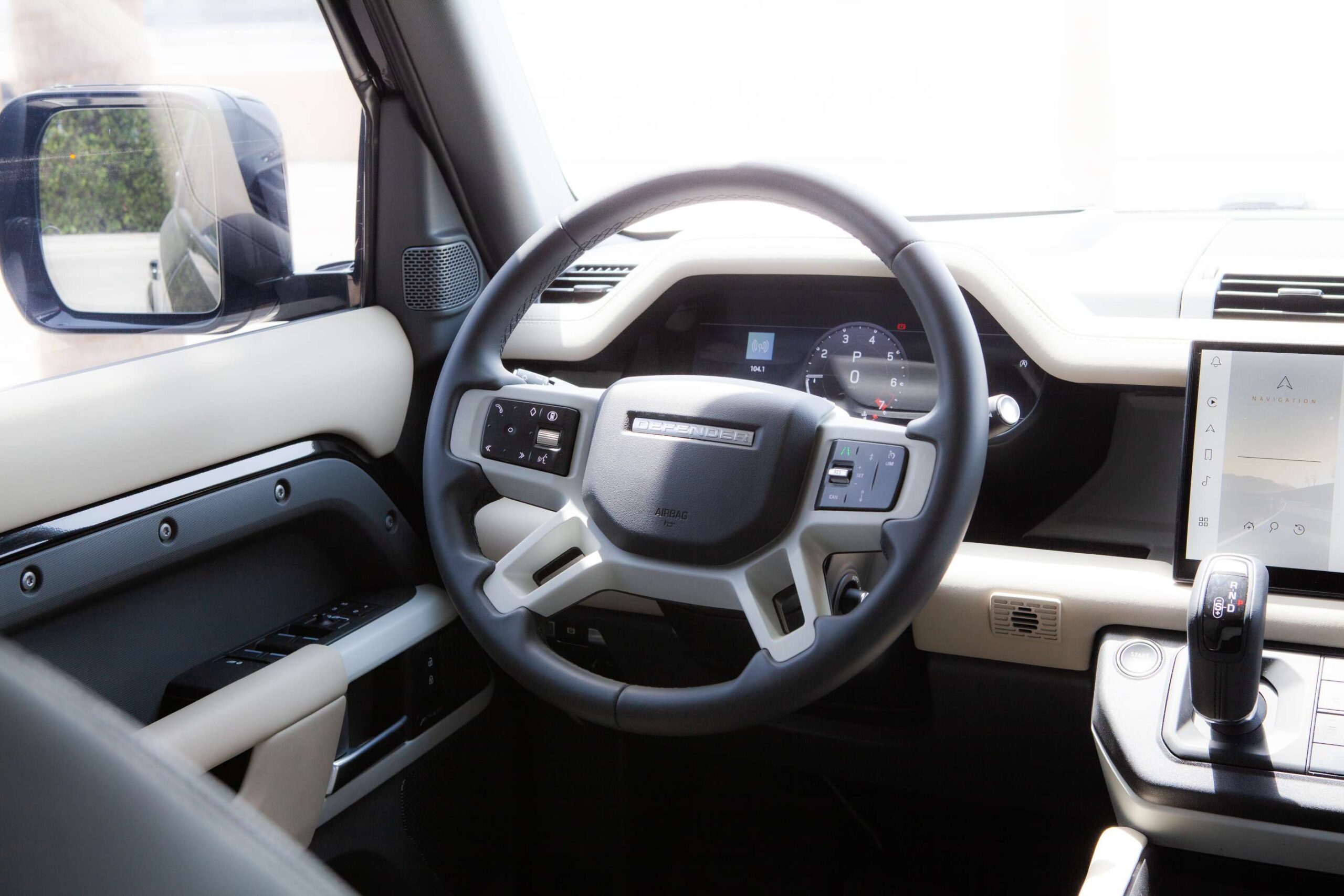 
								Land Rover Defender full									