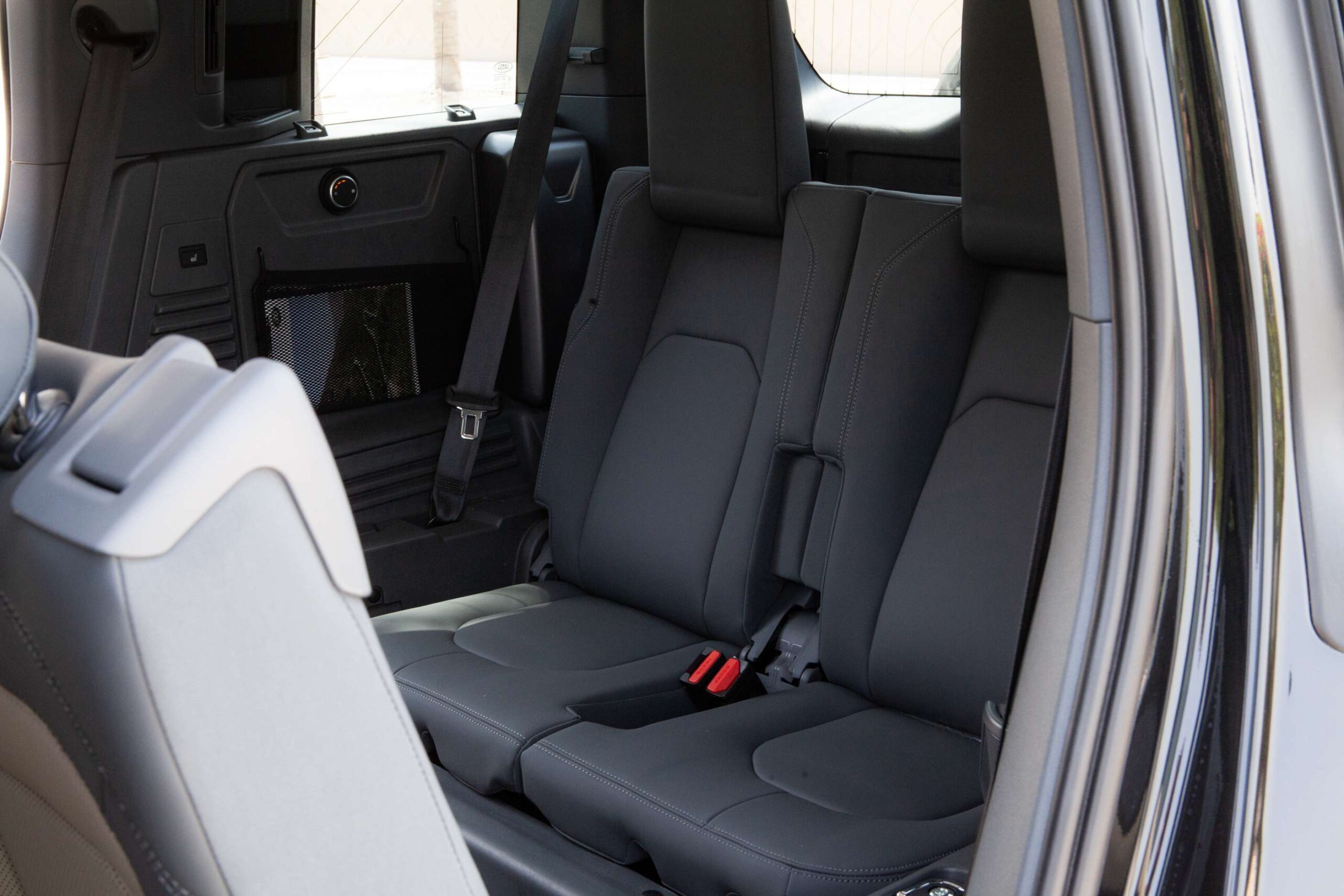 
								Land Rover Defender full									