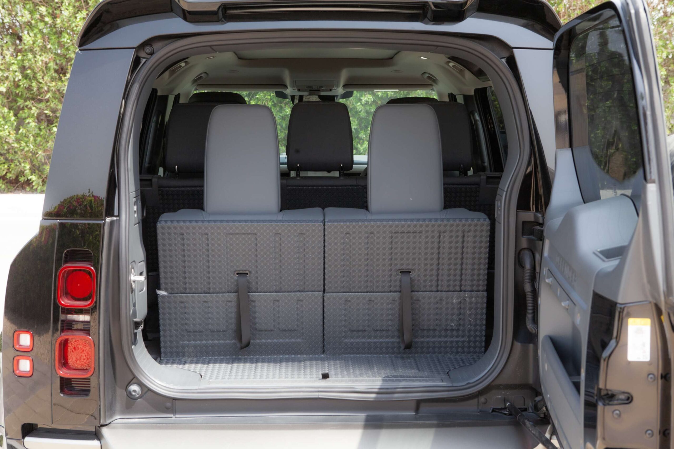 
								Land Rover Defender full									