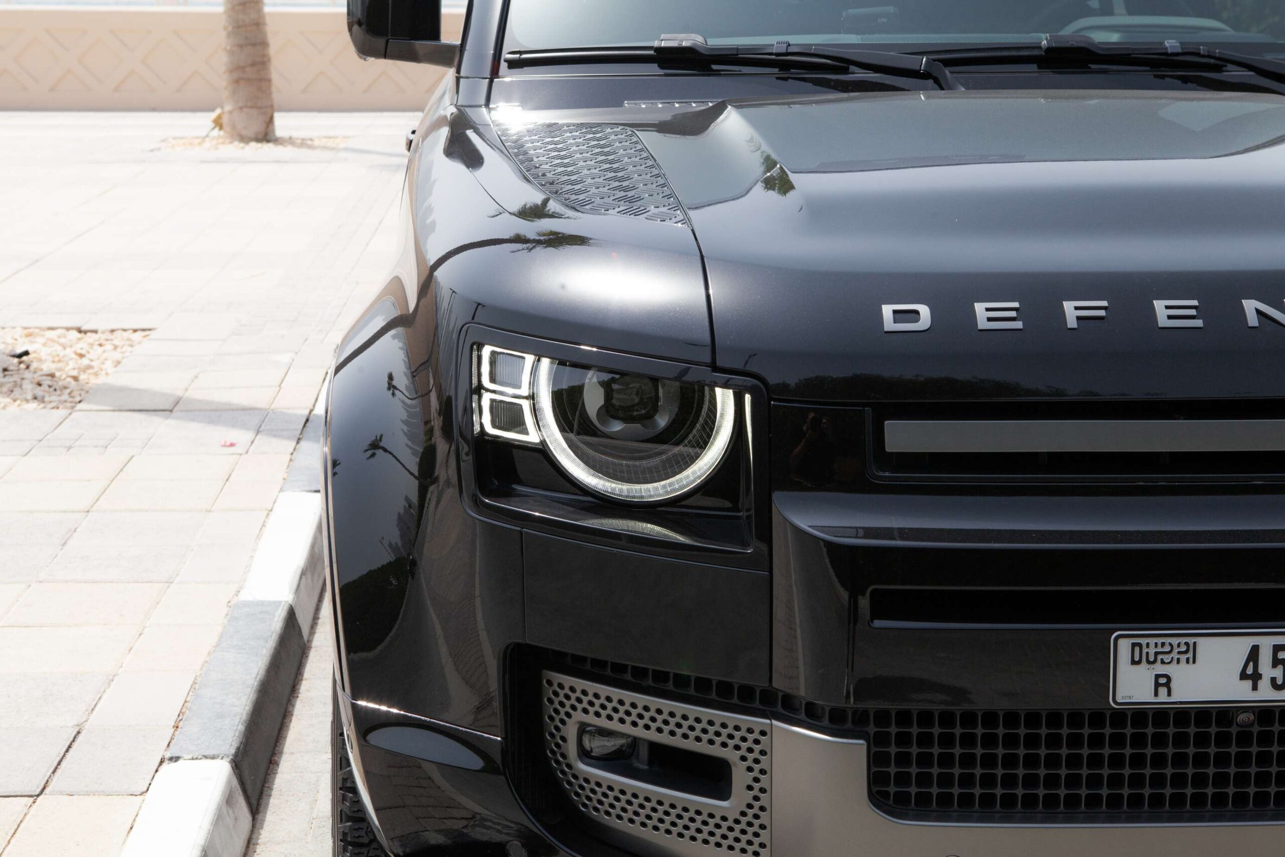 
								Land Rover Defender full									