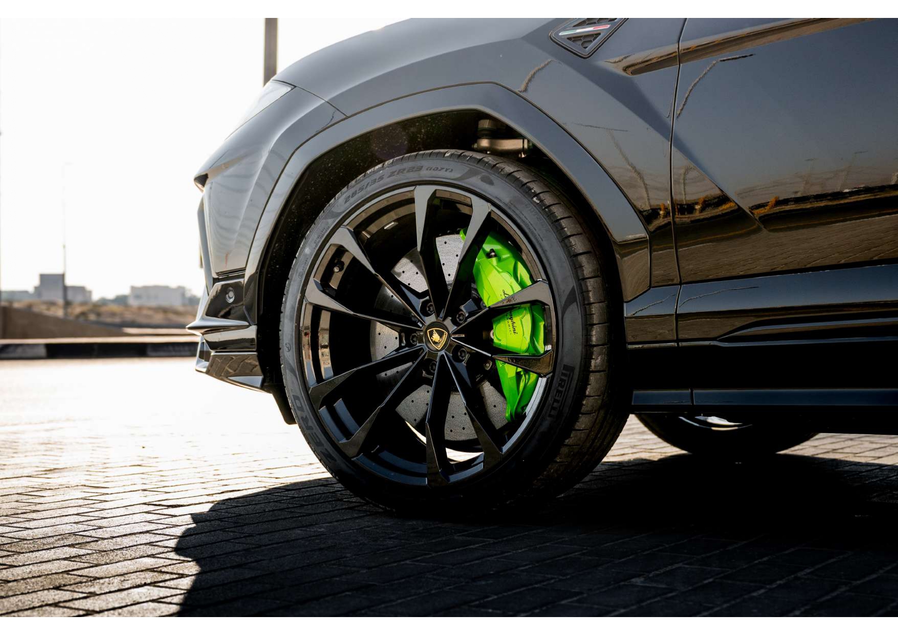 
								Lamborghini Urus full									