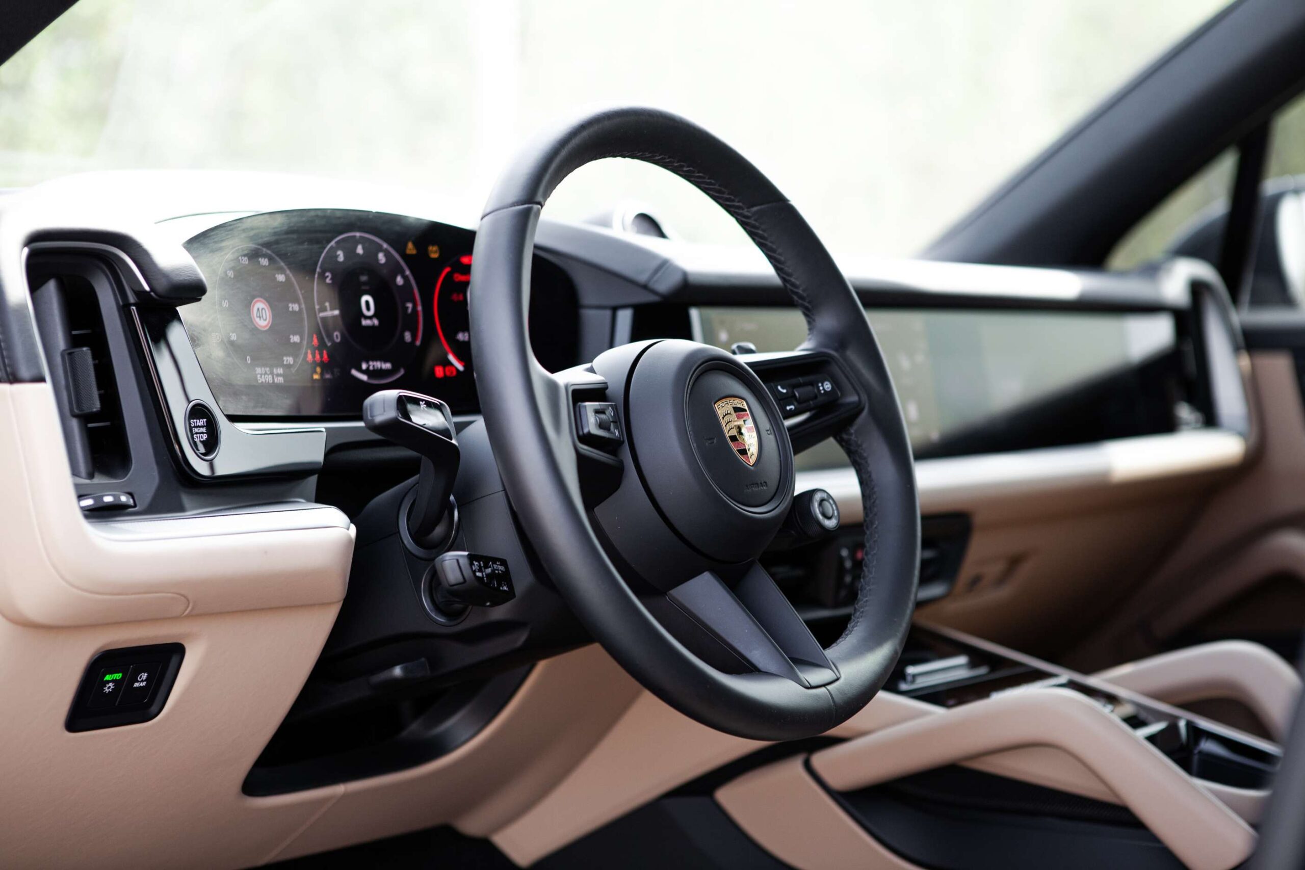 
								Porsche Cayenne full									