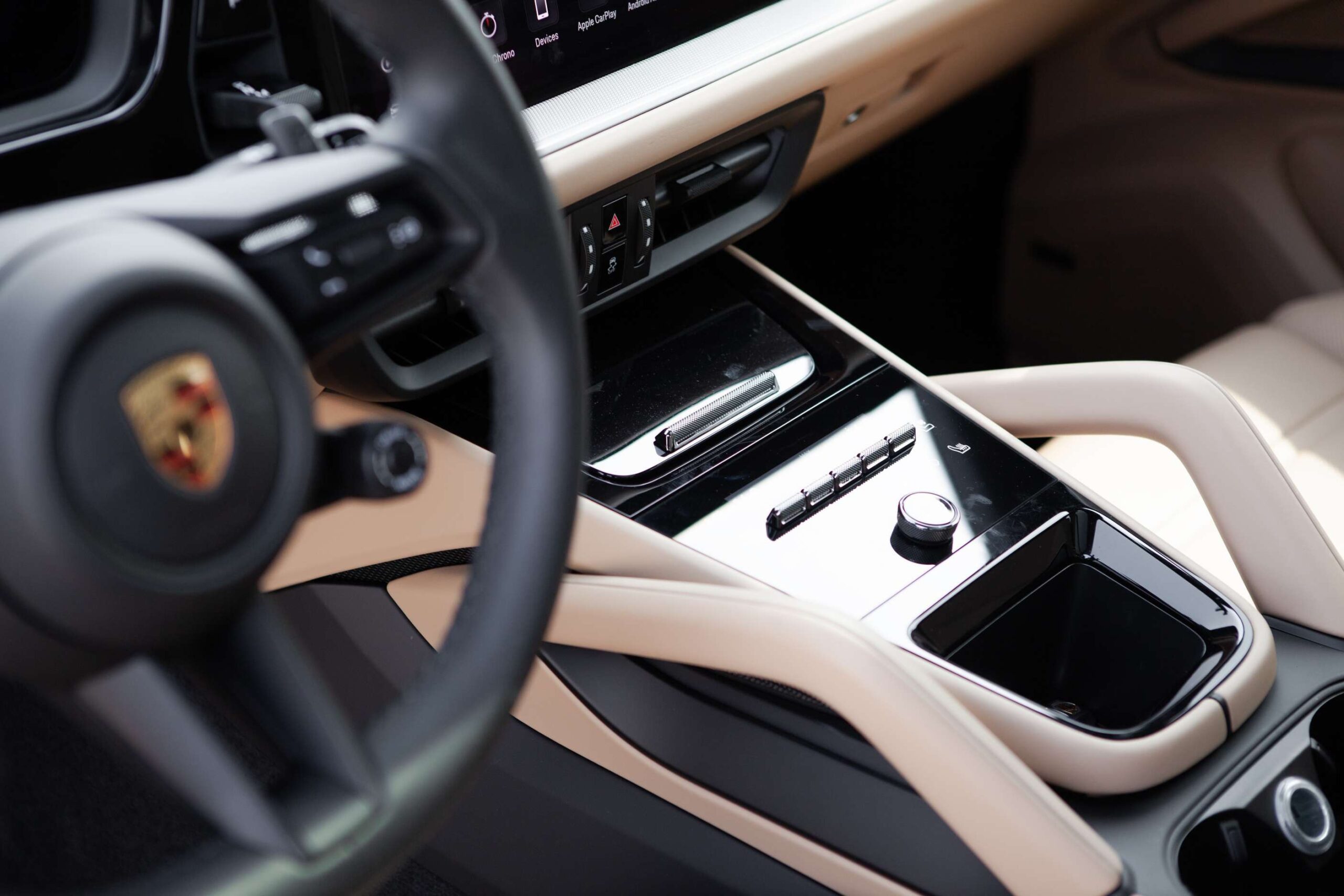 
								Porsche Cayenne full									