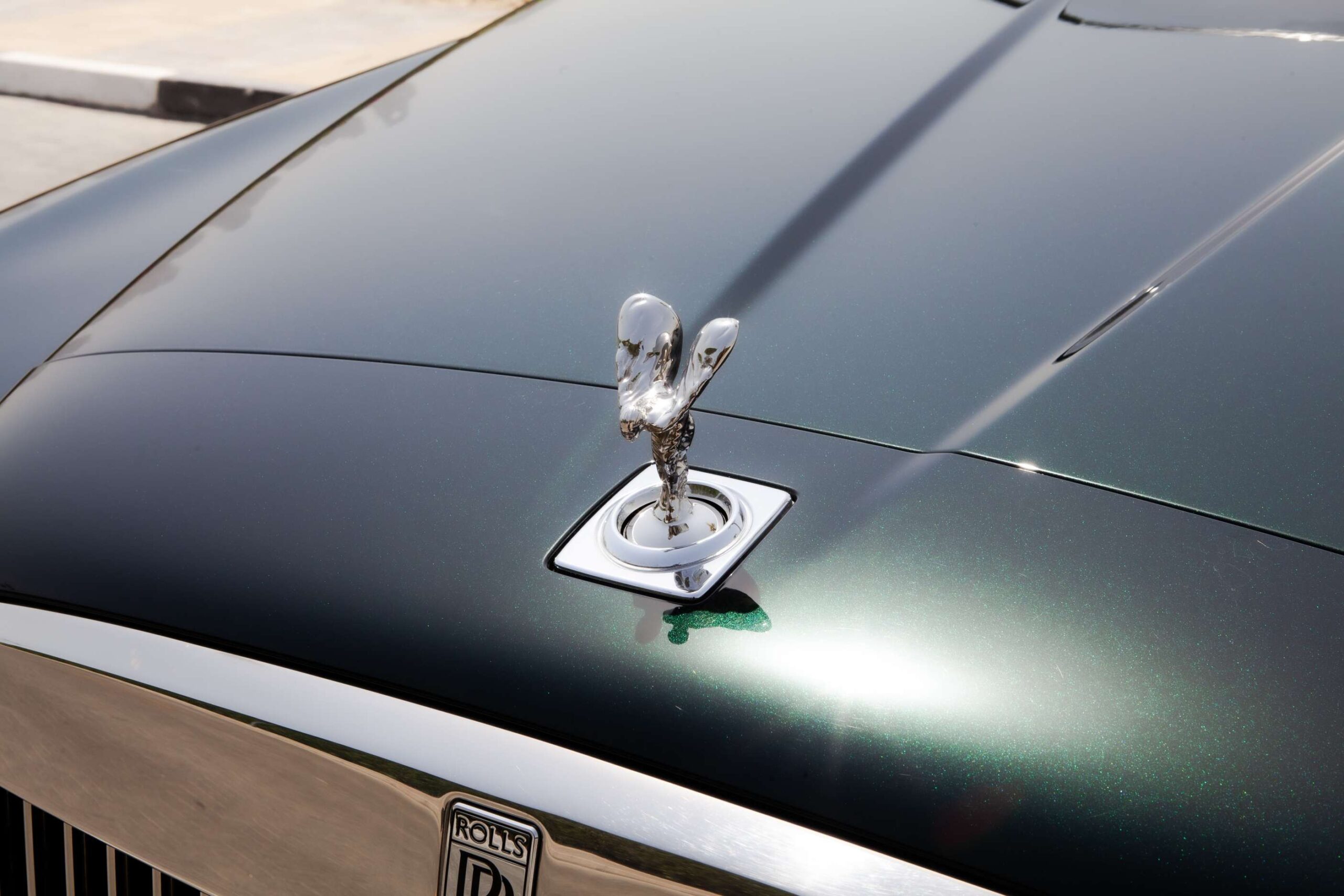 
								Rolls Royce Cullinan full									